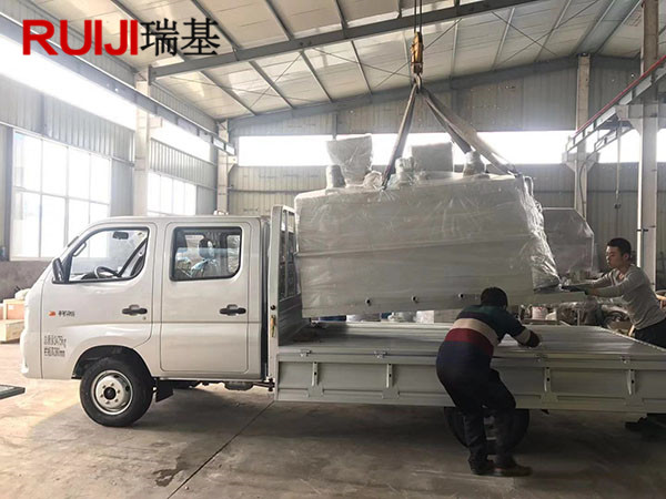PAM加药机全自动加药装置发往客户现场